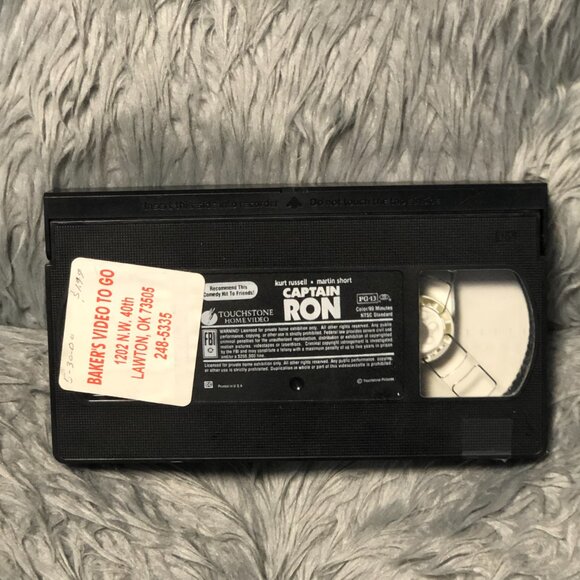 Captain Ron (VHS) 1992 Kurt Russell, Martin Short, Mary Kay Place - Picture 2 of 4